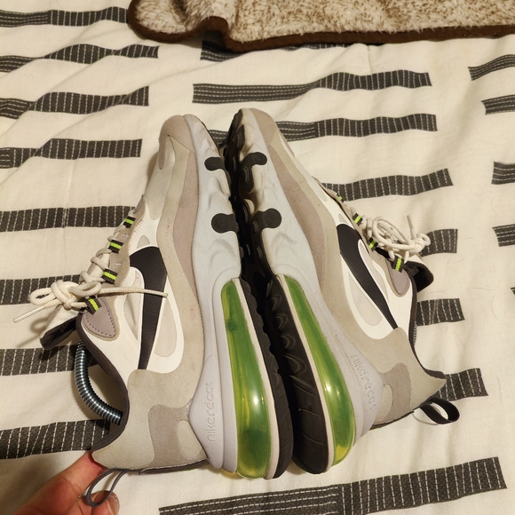 Nike Air Max React 270 - Picture 10 of 11